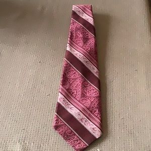 Vintage Maroon tie (no name tag) measures 4.5 “wide x 54” long style from 1980’s